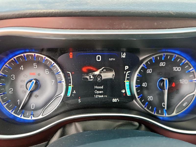 Photo 9 from auction – 2017 CHRYSLER PACIFICA L with VIN 2C4RC1GG1HR633390