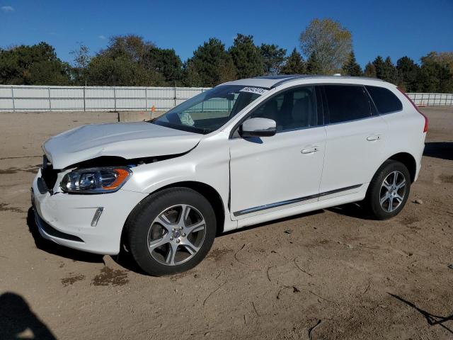 Photo 1 from auction – 2015 VOLVO XC60 T6 PR with VIN YV4902RK2F2721325