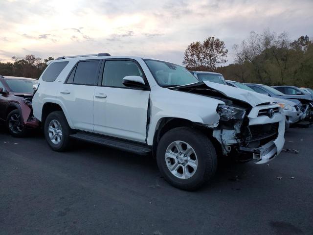 Photo 4 from auction – 2024 TOYOTA 4RUNNER SR with VIN JTEMU5JR0R6247590