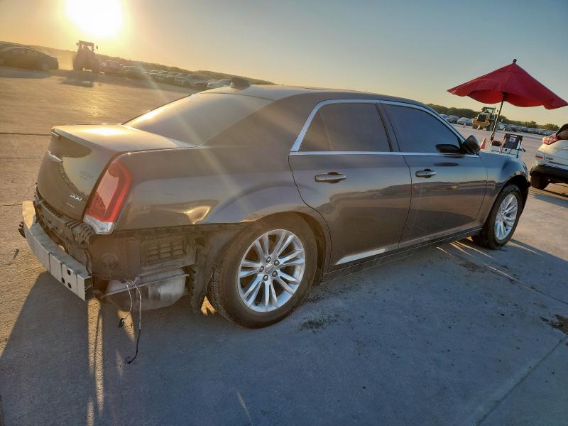 Photo 3 from auction – 2016 CHRYSLER 300 LIMITED with VIN 2C3CCAAG8GH295784