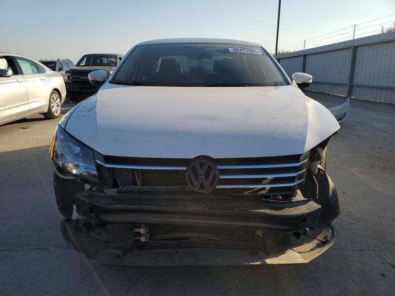 Photo 5 from auction – 2015 VOLKSWAGEN PASSAT S with VIN 1VWAS7A3XFC091444