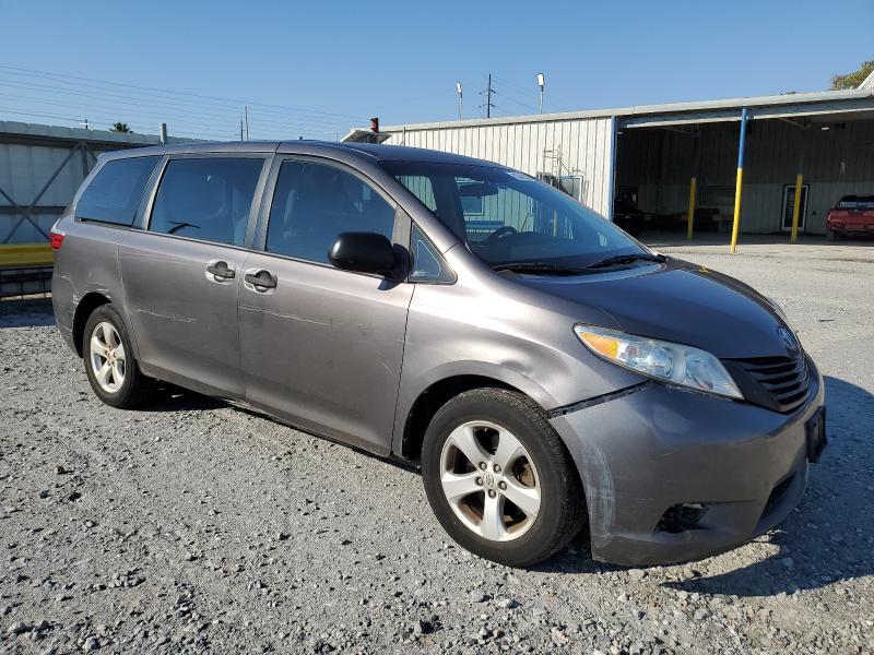 صورة رقم 4 من المزاد - 2017 TOYOTA SIENNA مع VIN 5TDZZ3DC6HS865521