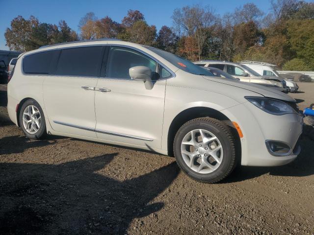 Photo 4 from auction – 2017 CHRYSLER PACIFICA with VIN 2C4RC1EG5HR668999