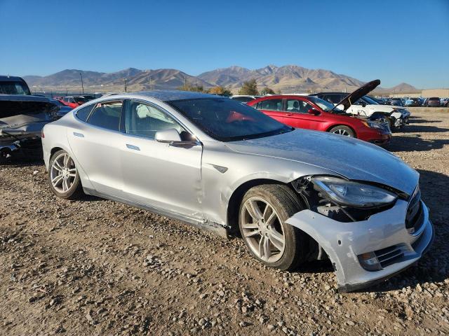Photo 4 from auction – 2013 TESLA MODEL S with VIN 5YJSA1AG2DFP09401
