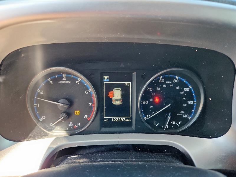 Photo 9 from auction – 2018 TOYOTA RAV4 LE with VIN JTMZFREV2JJ210142