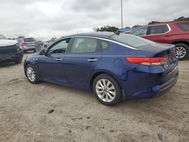 Photo 2 from auction – 2017 KIA OPTIMA with VIN 5XXGU4L32HG160200