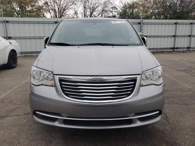Photo 5 from auction – 2016 CHRYSLER TOWN & COU with VIN 2C4RC1CG3GR261121