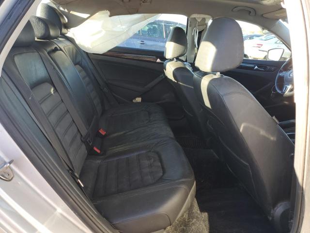 Photo 10 from auction – 2015 VOLKSWAGEN PASSAT SEL with VIN 1VWCV7A34FC048153