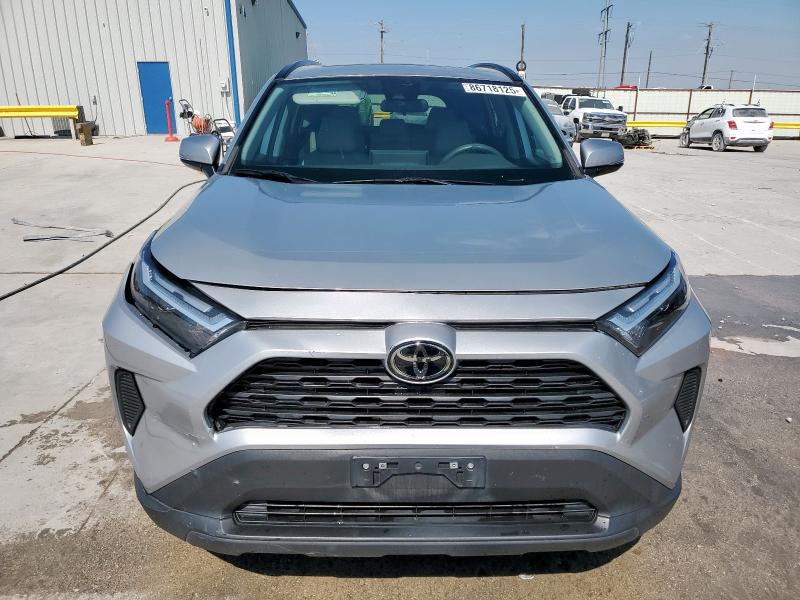 Photo 5 from auction – 2022 TOYOTA RAV4 XLE with VIN 2T3W1RFV2NW209452