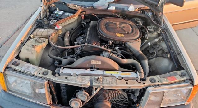 Photo 11 from auction – 1987 MERCEDES-BENZ 190 E 2.3 with VIN WDBDA28D4HF321970