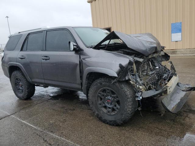 Photo 4 from auction – 2015 TOYOTA 4RUNNER SR with VIN JTEBU5JR6F5268131