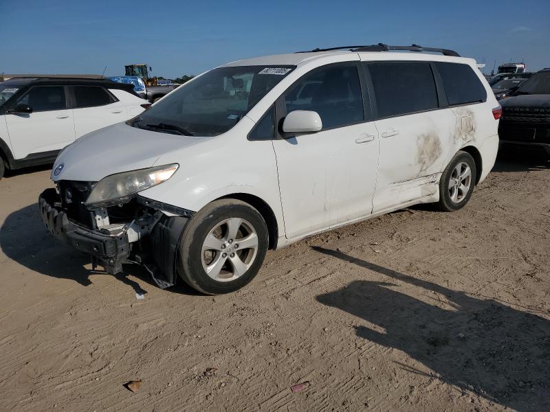 TOYOTA SIENNA LE 2015 with VIN 5TDKK3DC2FS544708 - Photo from auction