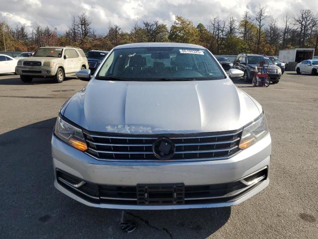 Photo 5 from auction – 2017 VOLKSWAGEN PASSAT SE with VIN 1VWBT7A35HC033343