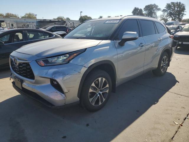 TOYOTA HIGHLANDER 2022 with VIN 5TDGZRBH4NS583933 - Photo from auction