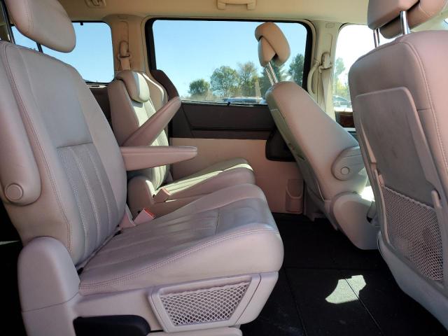 Photo 11 from auction – 2010 CHRYSLER TOWN AND C with VIN 2A4RR8DX0AR368411