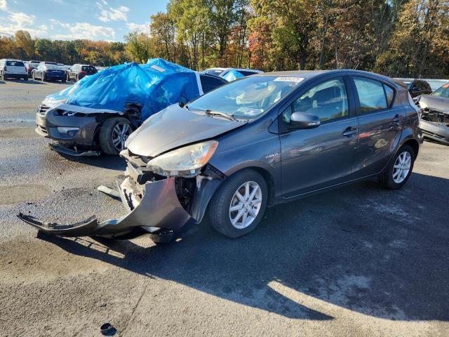 TOYOTA PRIUS C 2013 with VIN JTDKDTB37D1046138 - Photo from auction