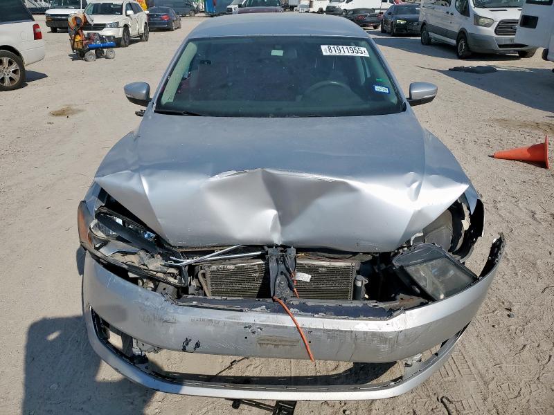 Photo 5 from auction – 2013 VOLKSWAGEN PASSAT S with VIN 1VWAP7A3XDC070804