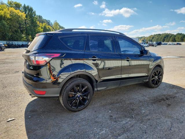 Photo 3 from auction – 2018 FORD ESCAPE SE with VIN 1FMCU0GD8JUD19646