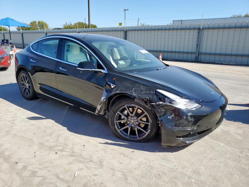 Photo 4 from auction – 2018 TESLA MODEL 3 with VIN 5YJ3E1EB8JF099152