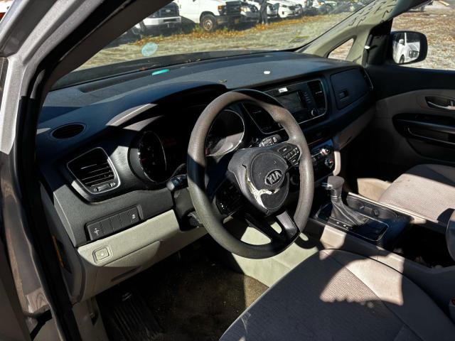 Photo 12 from auction – 2017 KIA SEDONA L with VIN KNDMA5C10H6284092