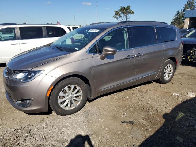 CHRYSLER PACIFICA T 2017 with VIN 2C4RC1BG1HR704708 - Photo from auction