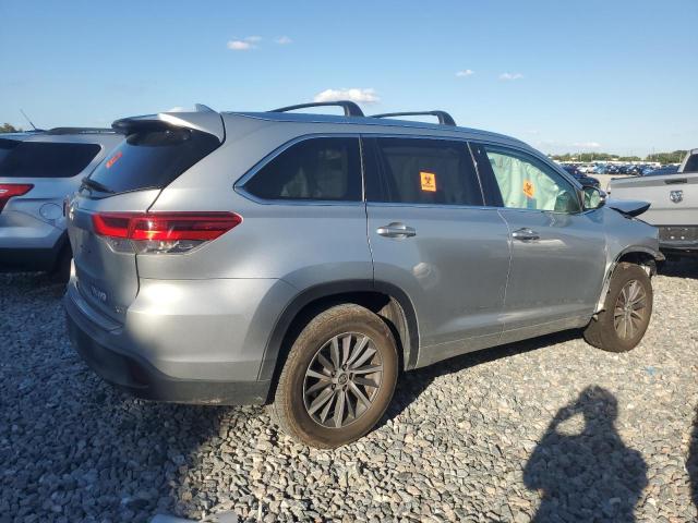 Photo 3 from auction – 2017 TOYOTA HIGHLANDER with VIN 5TDKZRFH5HS518551