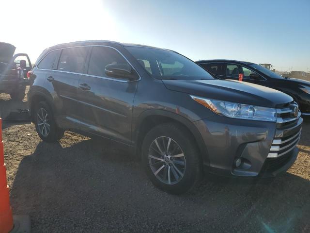 Foto 4 de la subasta – 2017 TOYOTA HIGHLANDER con VIN 5TDJZRFH7HS441483