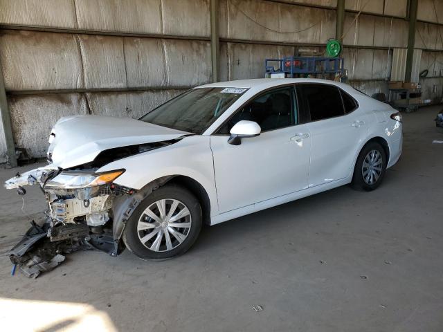 TOYOTA CAMRY LE 2022 with VIN 4T1C31AK4NU577197 - Photo from auction