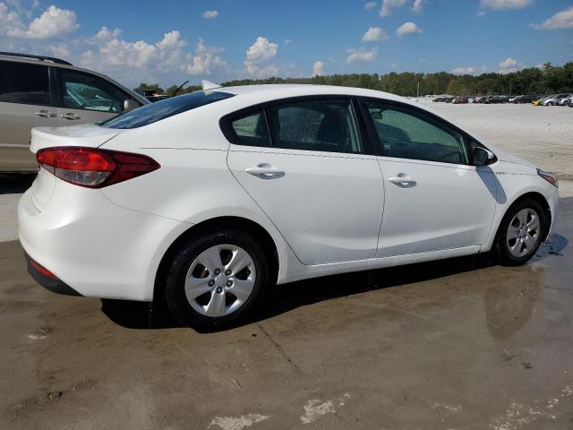 Photo 3 from auction – 2017 KIA FORTE LX with VIN 3KPFL4A7XHE098073