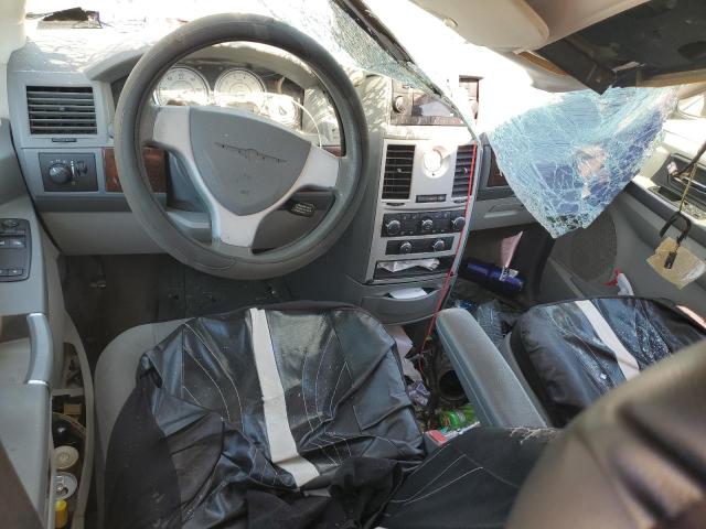 Photo 8 from auction – 2010 CHRYSLER TOWN & COU with VIN 2A4RR4DEXAR206745