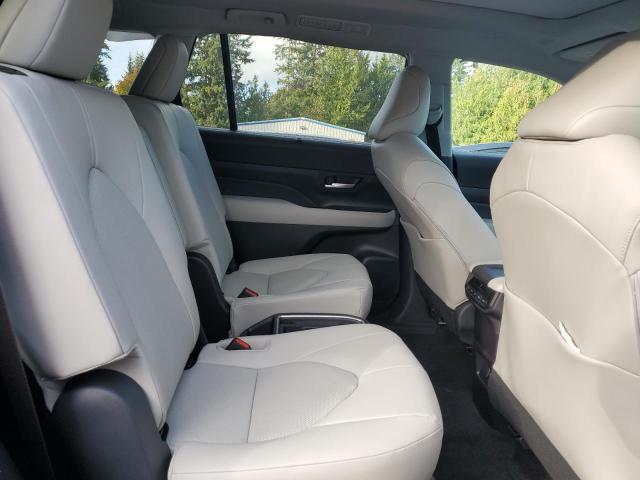 Photo 11 from auction – 2025 TOYOTA GRAND HIGH with VIN 5TDAAAB56SS101723
