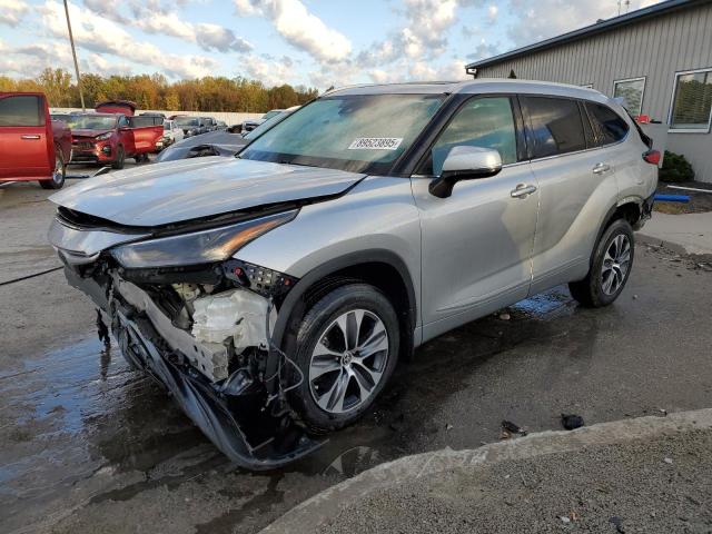 TOYOTA HIGHLANDER 2022 with VIN 5TDGZRBH2NS220711 - Photo from auction