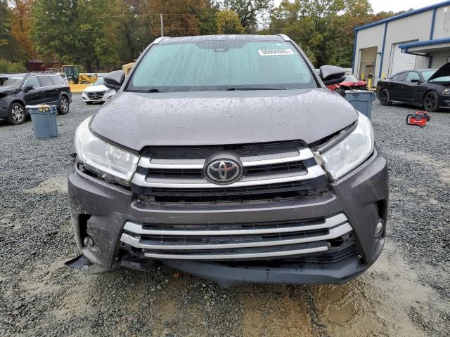 Photo 5 from auction – 2019 TOYOTA HIGHLANDER with VIN 5TDKZRFH4KS343751