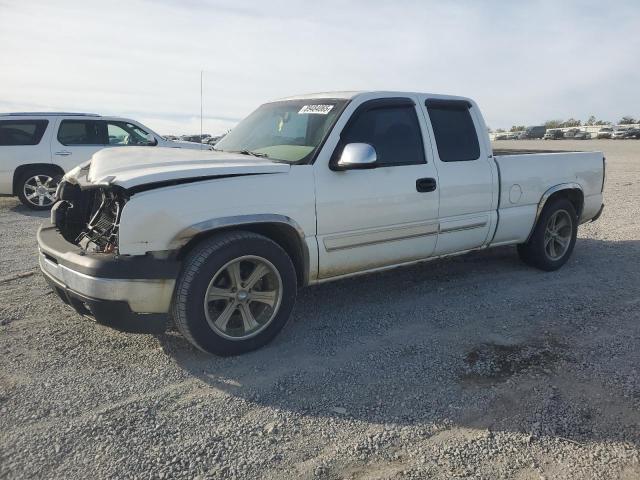 CHEVROLET SILVERADO 2003 with VIN 2GCEC19T231279945 - Photo from auction