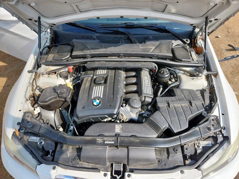 Photo 11 from auction – 2011 BMW 328 I with VIN WBAPH7C52BE683121