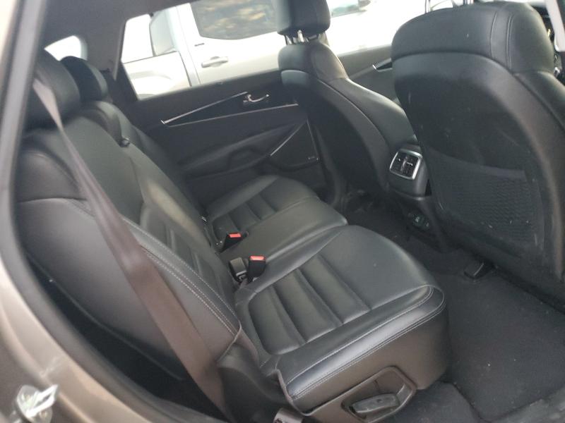 Photo 11 from auction – 2017 KIA SORENTO SX with VIN 5XYPK4A53HG321899