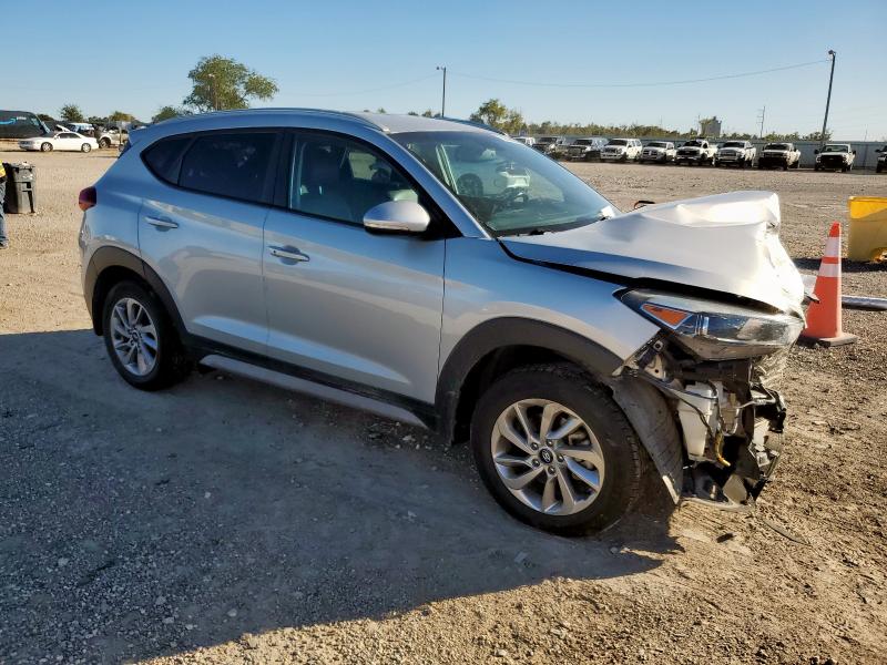 Photo 4 from auction – 2018 HYUNDAI TUCSON SEL with VIN KM8J3CA42JU830774