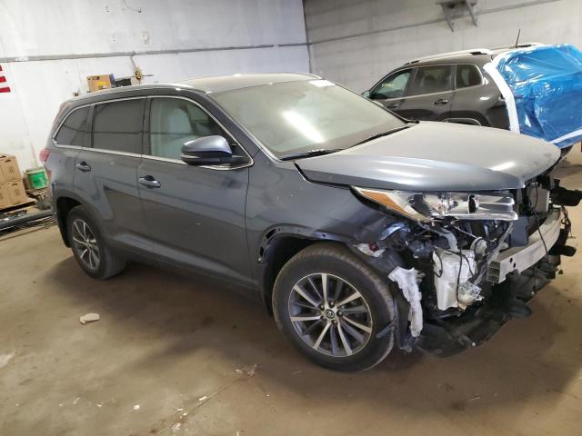 Photo 4 from auction – 2019 TOYOTA HIGHLANDER with VIN 5TDJZRFH1KS701478
