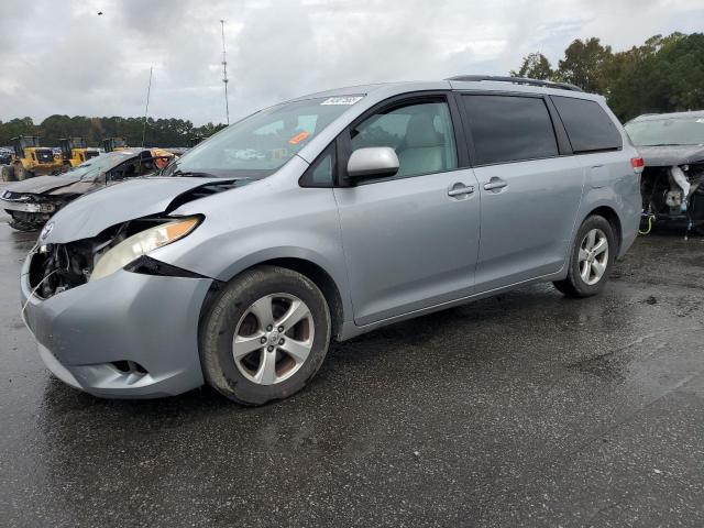 Photo 1 from auction – 2013 TOYOTA SIENNA LE with VIN 5TDKK3DC1DS389260