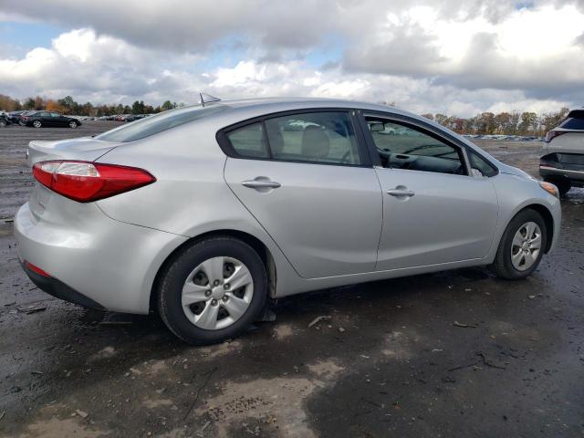 Foto 3 de la subasta – 2016 KIA FORTE con VIN KNAFX4A61G5498137
