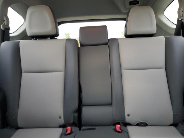 Photo 10 from auction – 2015 TOYOTA RAV4 LIMITED with VIN JTMDFREV9FD157651