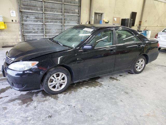 TOYOTA CAMRY LE 2005 with VIN 4T1BF30K45U110619 - Photo from auction