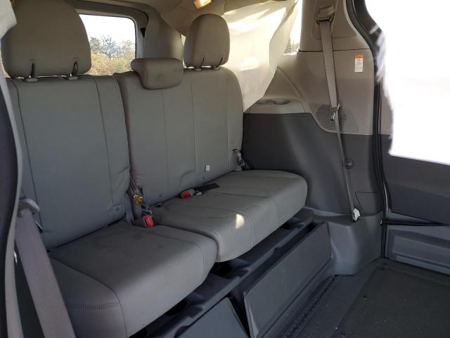 Photo 11 from auction – 2016 TOYOTA SIENNA XLE with VIN 5TDYK3DC7GS761733