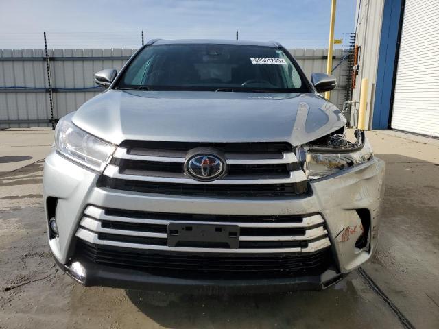 Photo 5 from auction – 2018 TOYOTA HIGHLANDER with VIN 5TDJZRFH0JS554259