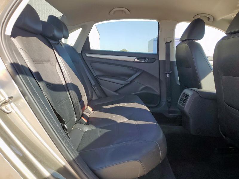 Photo 10 from auction – 2015 VOLKSWAGEN PASSAT SE with VIN 1VWBS7A33FC018842