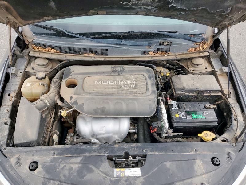 Photo 11 from auction – 2015 CHRYSLER 200 LIMITE with VIN 1C3CCCAB1FN660389