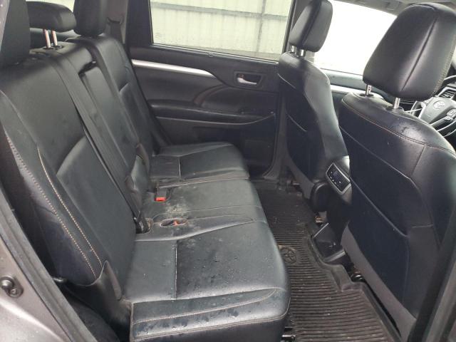 Photo 11 from auction – 2018 TOYOTA HIGHLANDER with VIN 5TDJZRFH2JS487812
