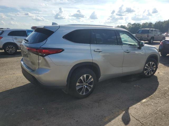 Photo 3 from auction – 2022 TOYOTA HIGHLANDER with VIN 5TDGZRAH9NS126293
