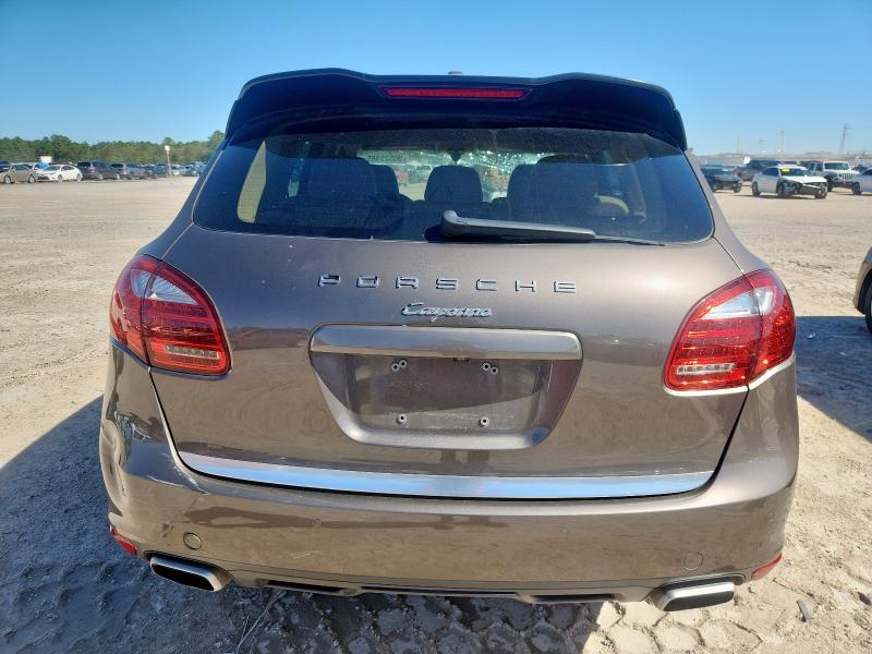 Photo 6 from auction – 2011 PORSCHE CAYENNE with VIN WP1AA2A21BLA04670