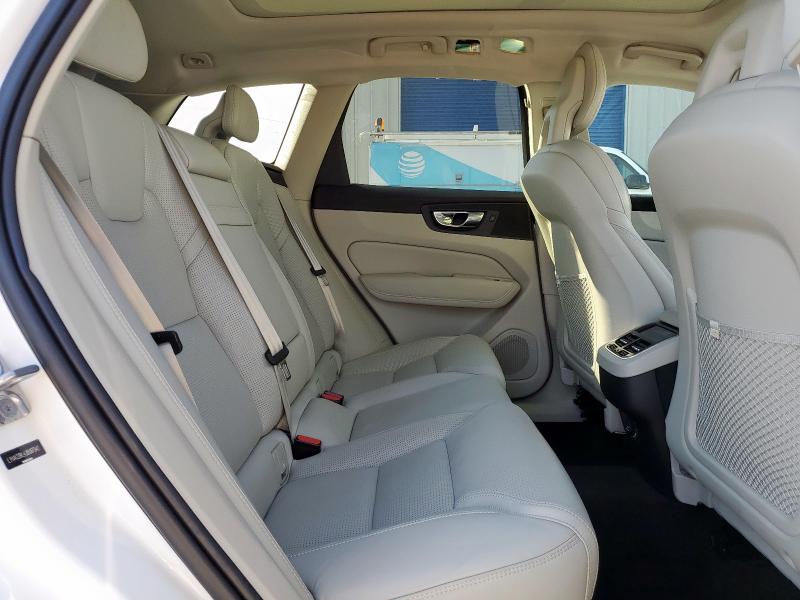 Photo 11 from auction – 2018 VOLVO XC60 T6 with VIN LYVA22RL4JB087042